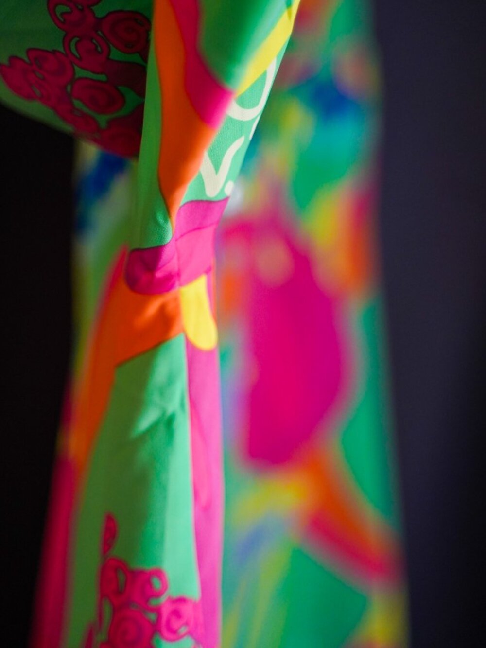 Michelle McDowell Vibrant Abstract Floral Print Blouse Women's Medium - Picture 7 of 12